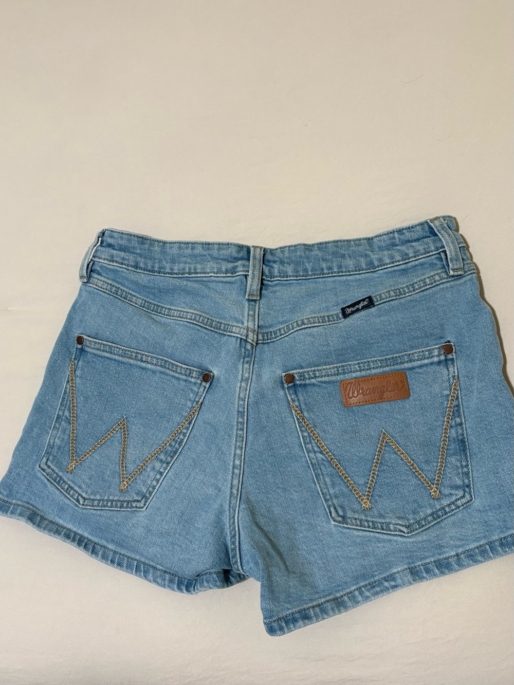 Wrangler Retro Mae Mid-Rise Short - Picture 3 of 4